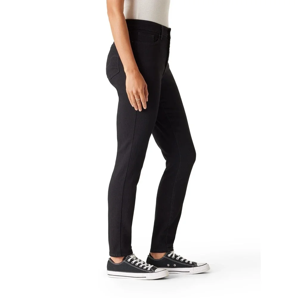 Womans Signature Levi Strauss Mid Rise skinny black jeans Size 6‎